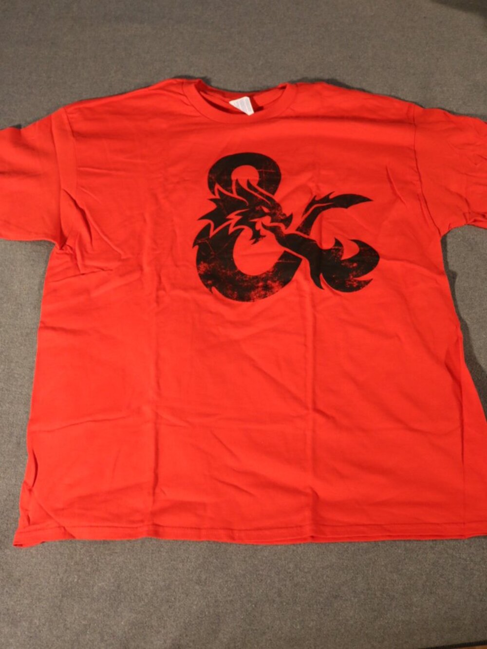 Dungeons & Dragons Ampersand T-shirt Mens XL Red Gildan 2015 NWOT